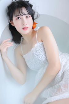 凭爱意将月光私有短剧